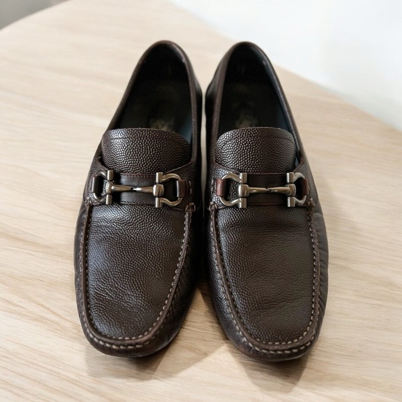 Salvador Ferragamo leather loaferssize 8